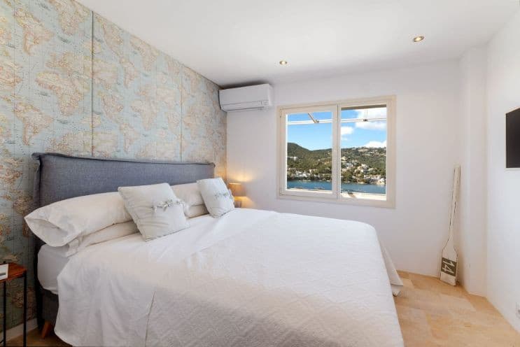 Three-bedroom apartment in Port d'Andratx featuring expansive port views - Gallery image 15
