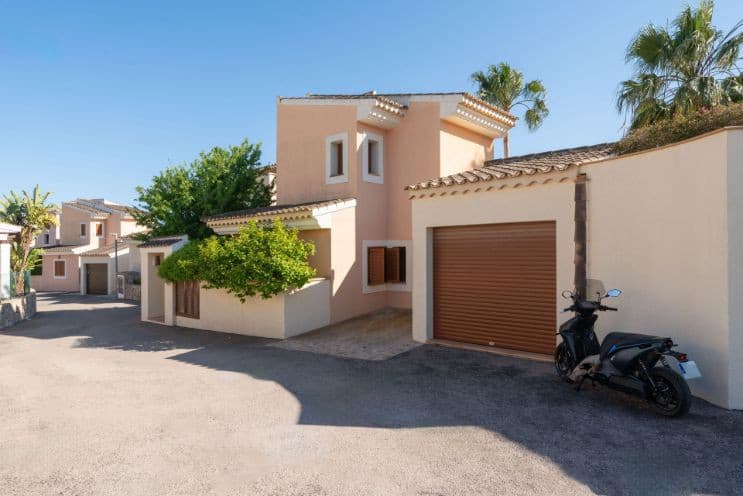 Luxurious 3-Bed Home in Nova Santa Ponsa with Golf Views and Pool - Gallery image 4