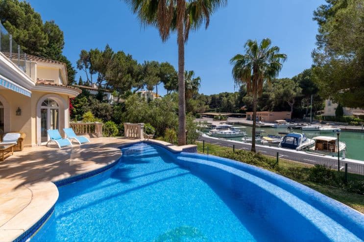 Rare Frontline Six Bedroom Marina Villa In Santa Ponsa - Gallery image 4