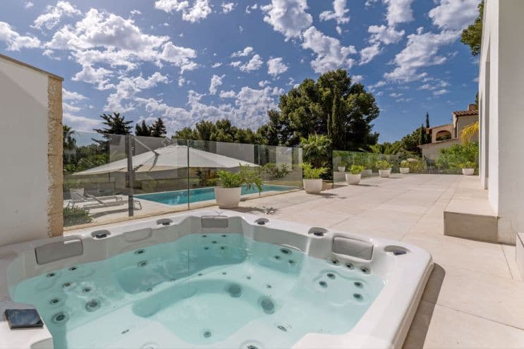Recently reformed Villa for sale in Camp de Mar - Gallery image 2