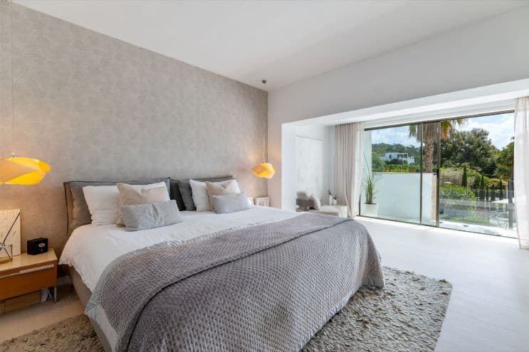Recently reformed Villa for sale in Camp de Mar - Gallery image 7