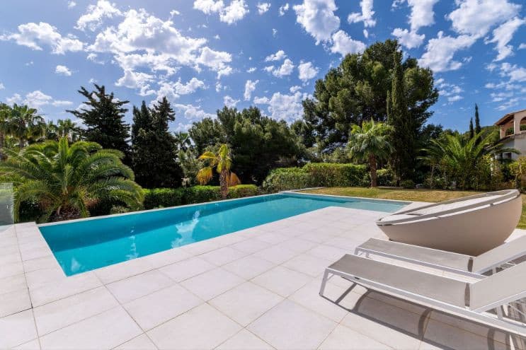 Recently reformed Villa for sale in Camp de Mar - Gallery image 9
