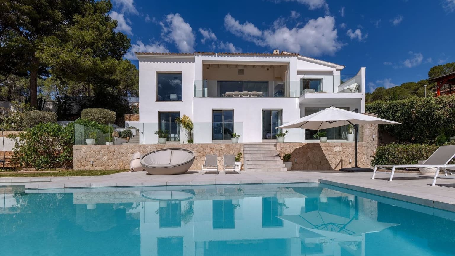 Recently reformed Villa for sale in Camp de Mar - Gallery image 1
