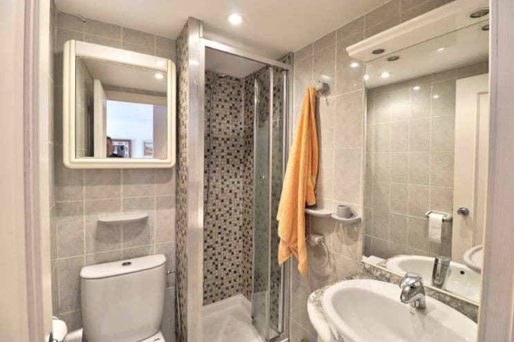 Frontline Apartment for sale Cala Vinyes - Gallery image 10