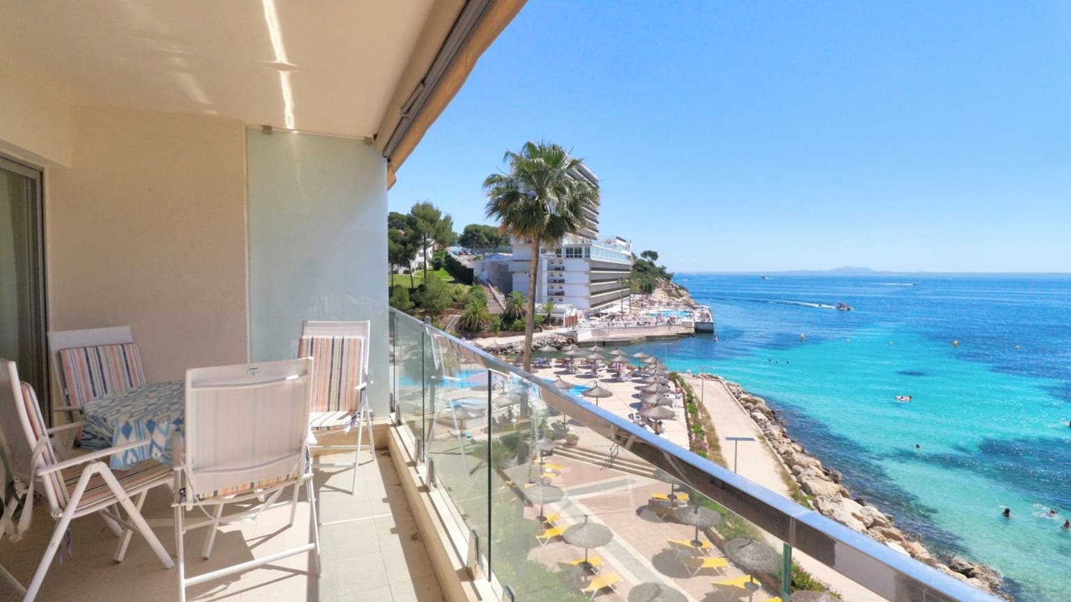 Frontline Apartment for sale Cala Vinyes - Gallery image 8